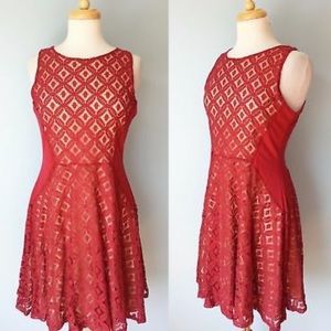 Red lace pleated sleeveless dress